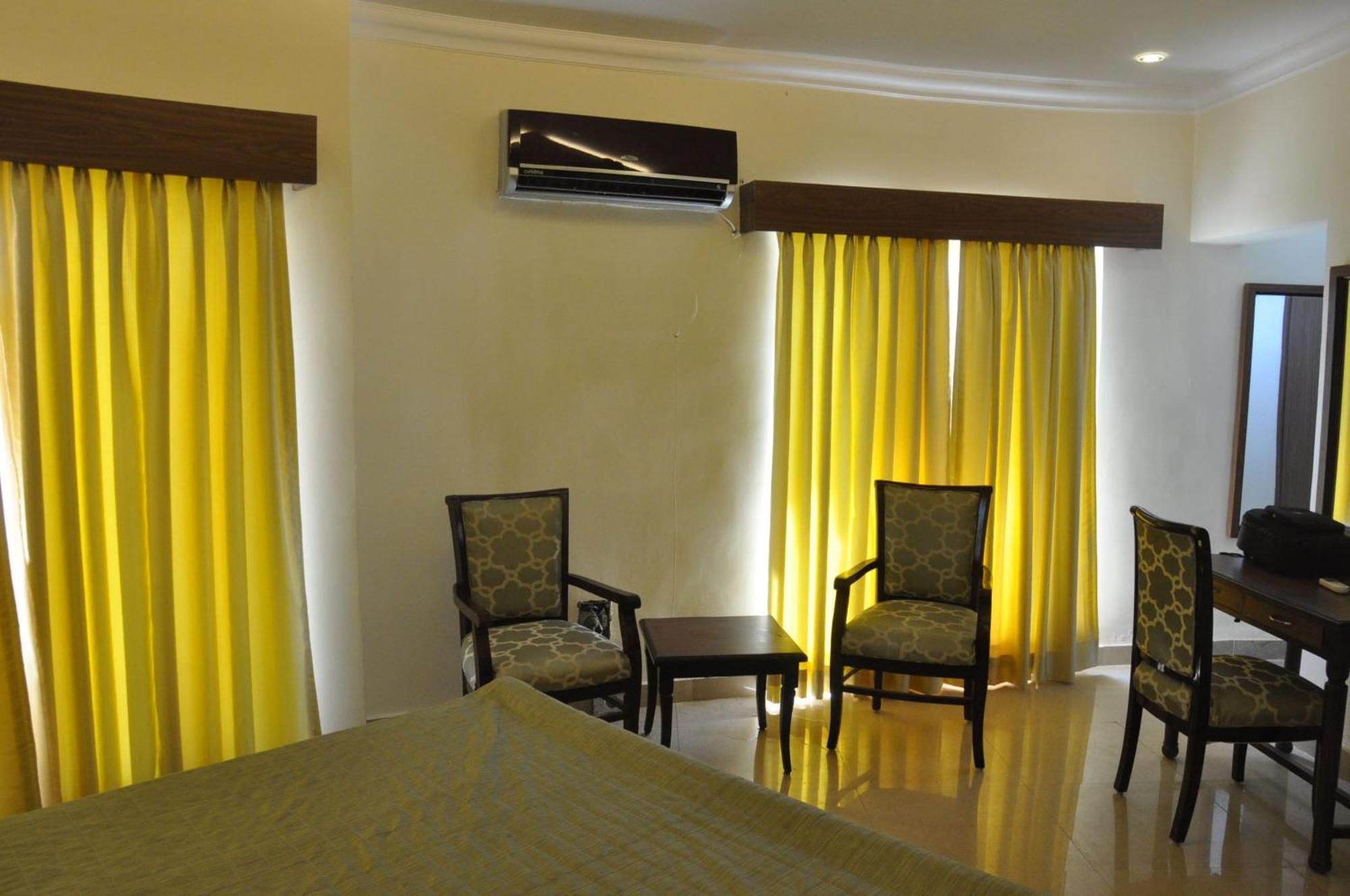 Karna Lake Tourist Resort Karnāl Extérieur photo