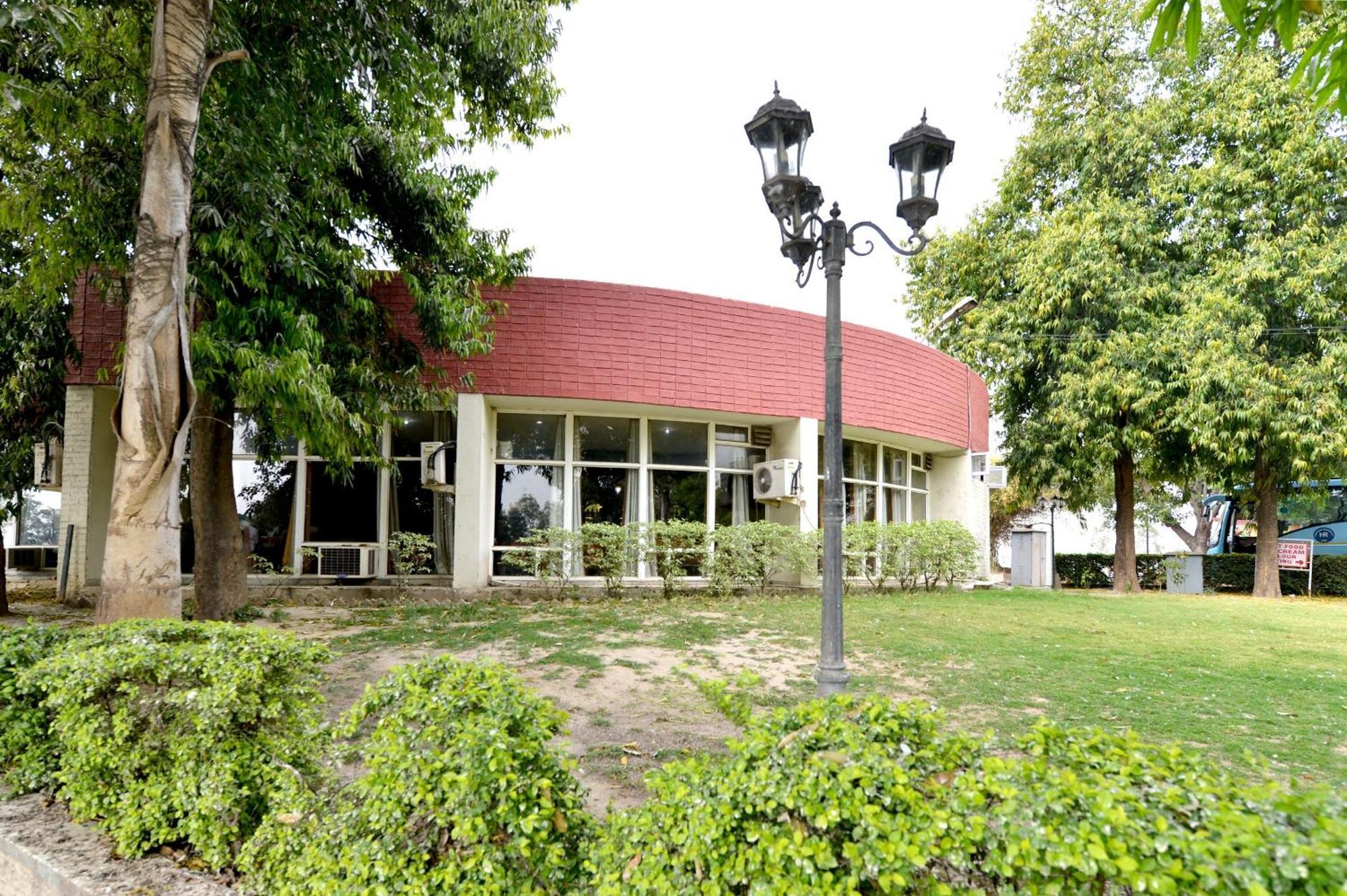 Karna Lake Tourist Resort Karnāl Extérieur photo